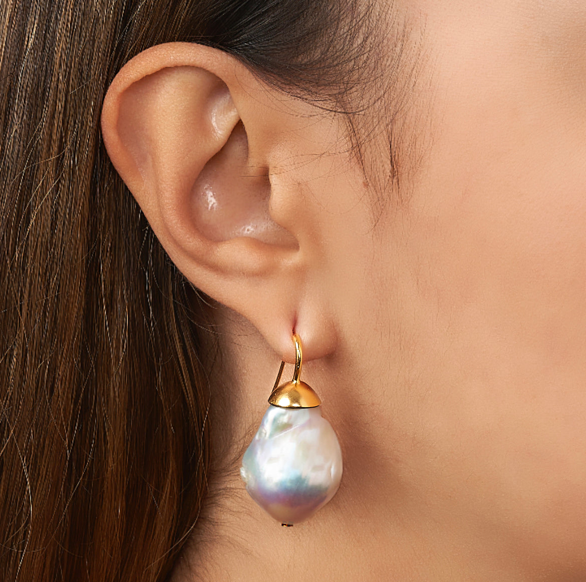 Sciura Bianco Baroque Pearl Earrings