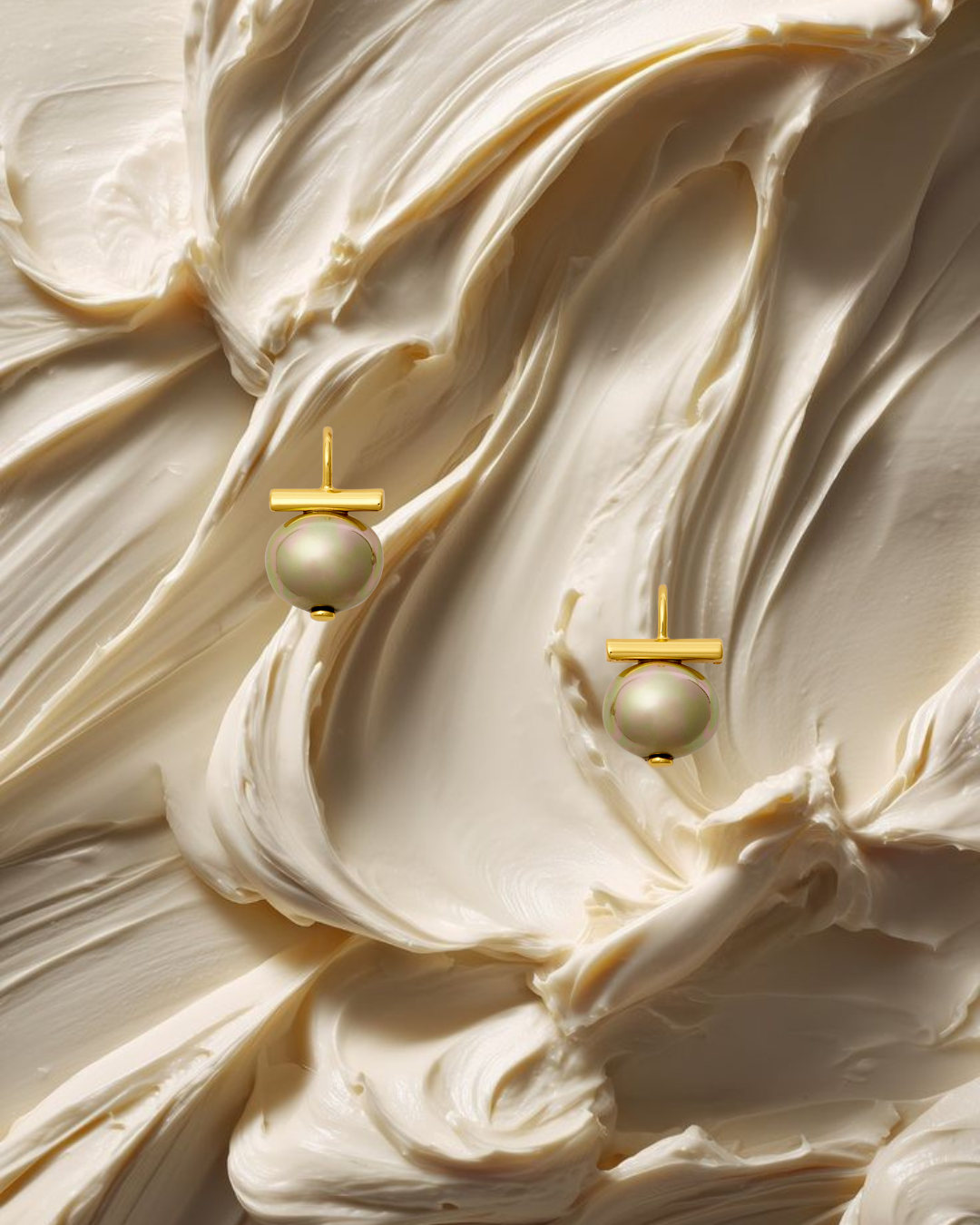 Biscuit Petite + Sweet Pebble Pearl Earring