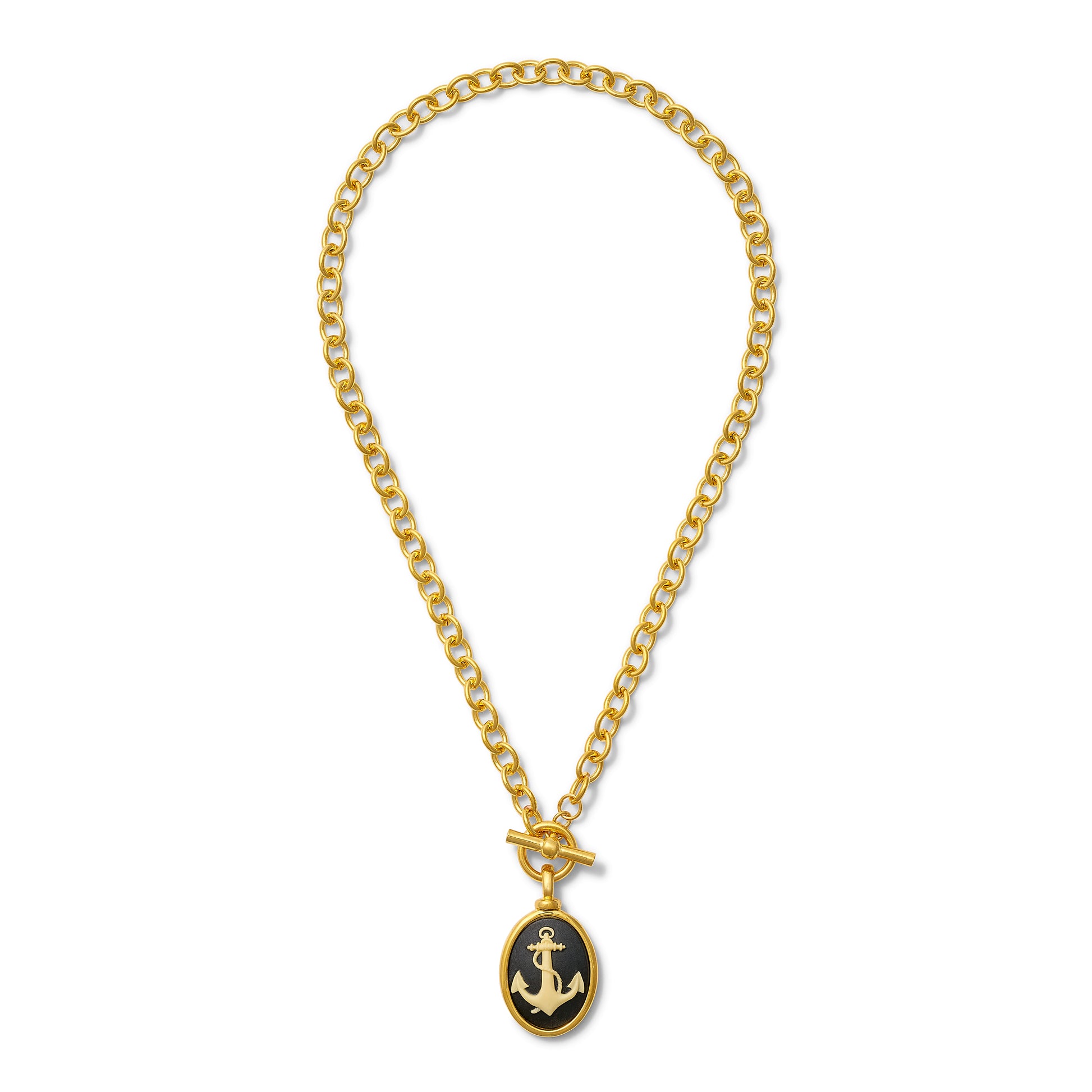 Classic Cameo Pendant Necklace