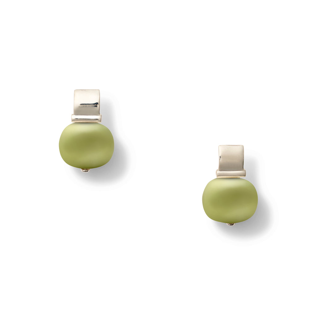 Smooth + Classic Sterling Pebble Pearl Posts Medium