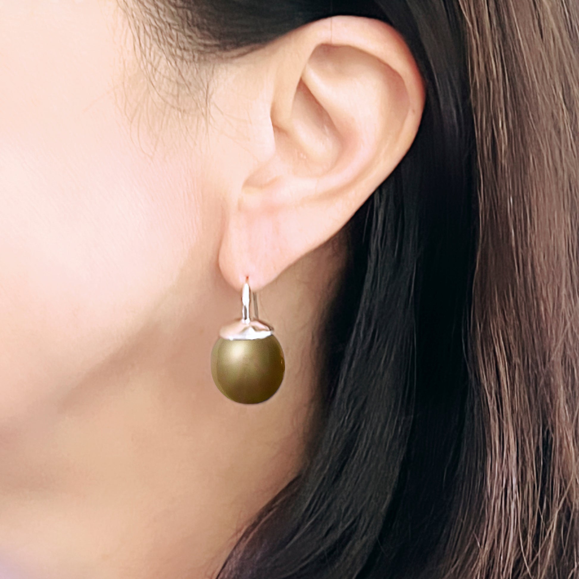 Warm Egg Pearl Sterling - Medium