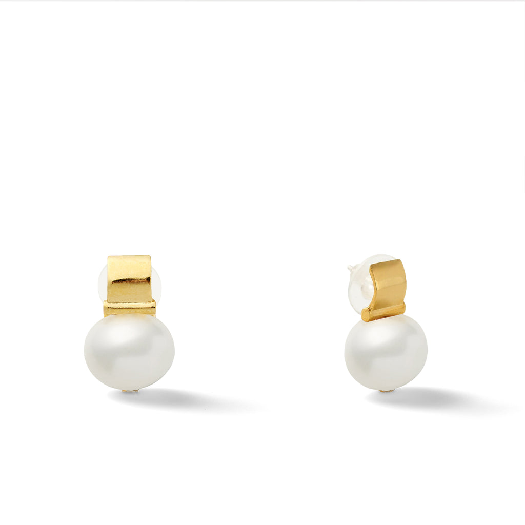 Smooth + Classic Pebble Pearl Posts Medium